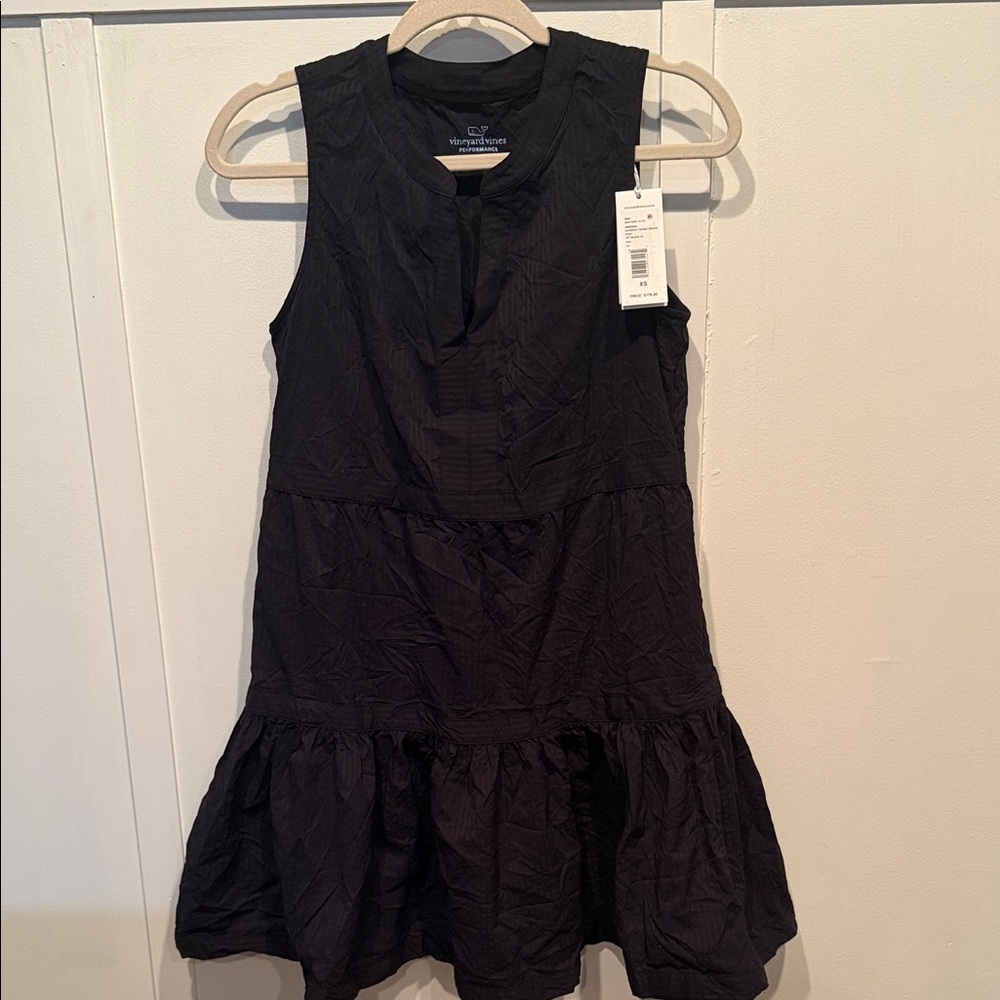 Vineyard Vines Black Sleeveless Tiered Performance Ruffle Dress